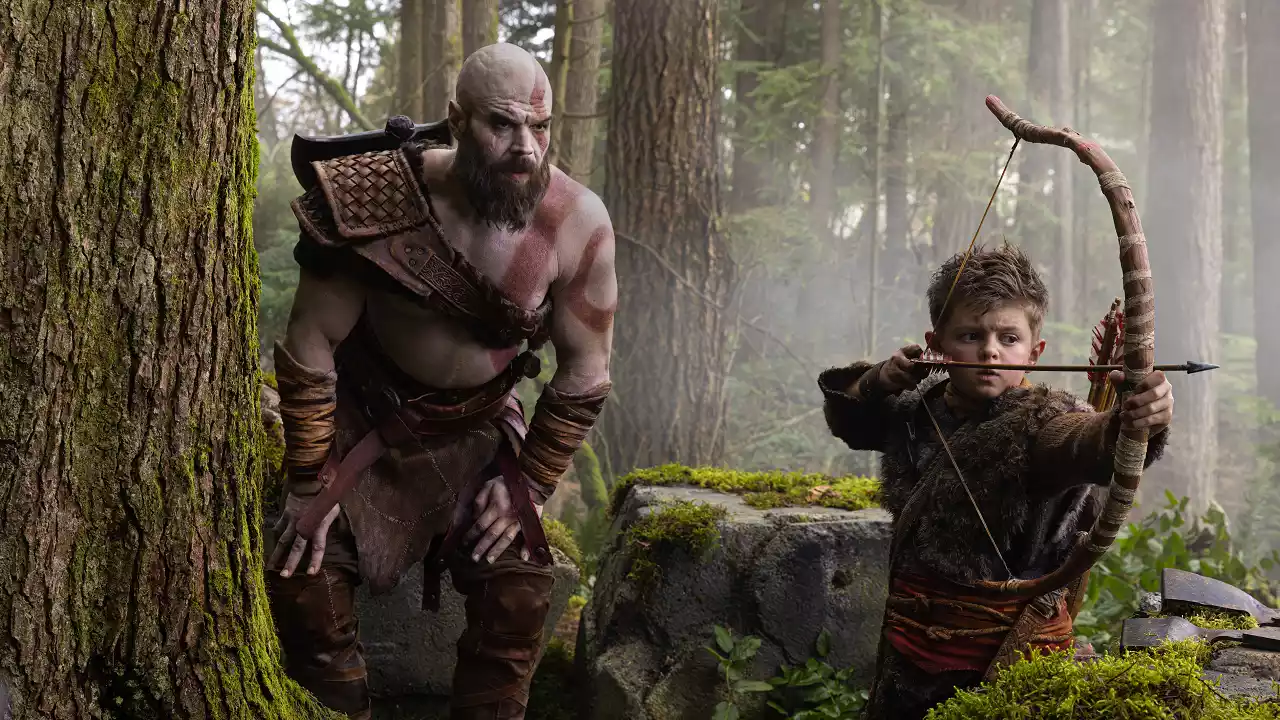 God of War: Amazon Divulga Primeira Imagem da Série com Kratos e Atreus